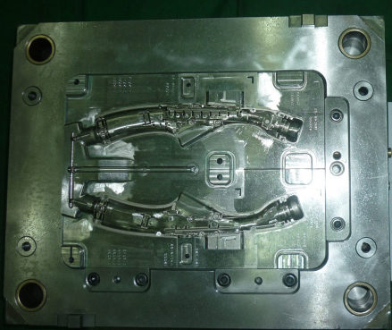 injection mold 8.png