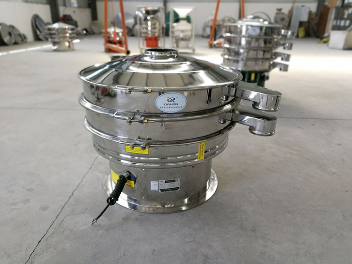 全不銹鋼振動篩整機采用不銹鋼拋光而成，干凈衛(wèi)生，可避免原料被污染